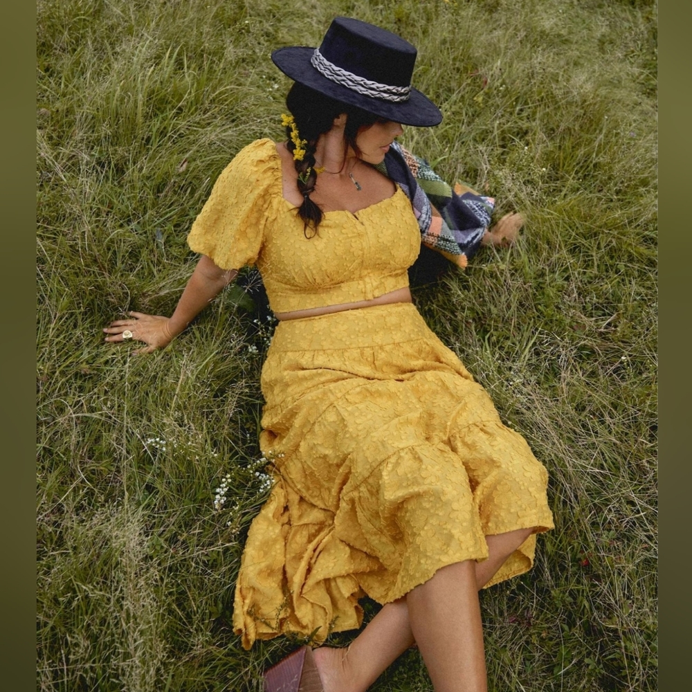 Anthropologie floral skirt set in gold